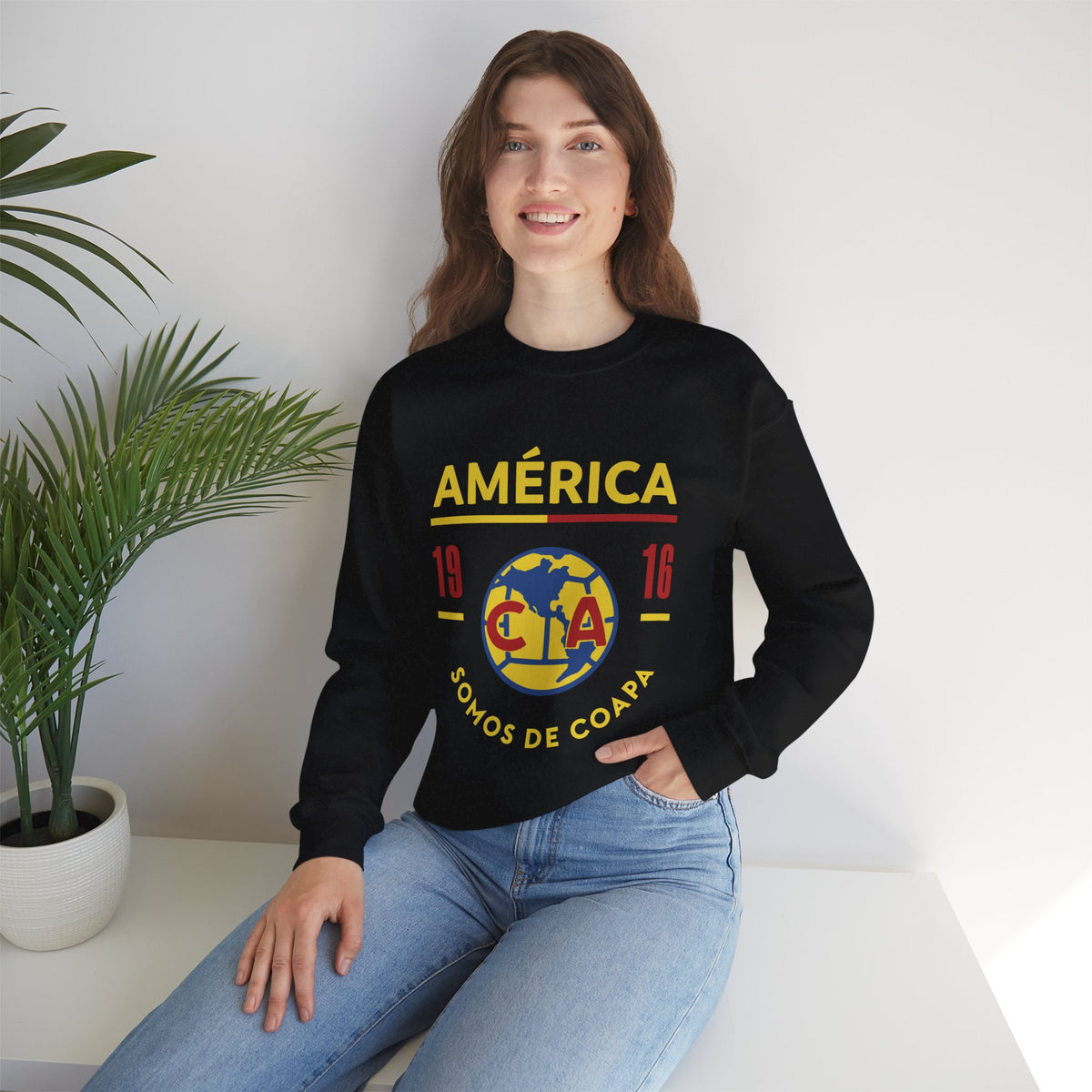 Club América Retro Unisex Sweatshirt – official Club América licensed merch (view 3)